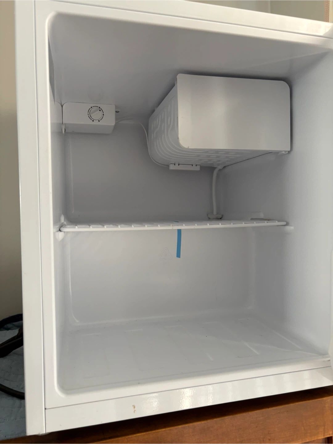 Hamilton Beach Mini Fridge - photo 2