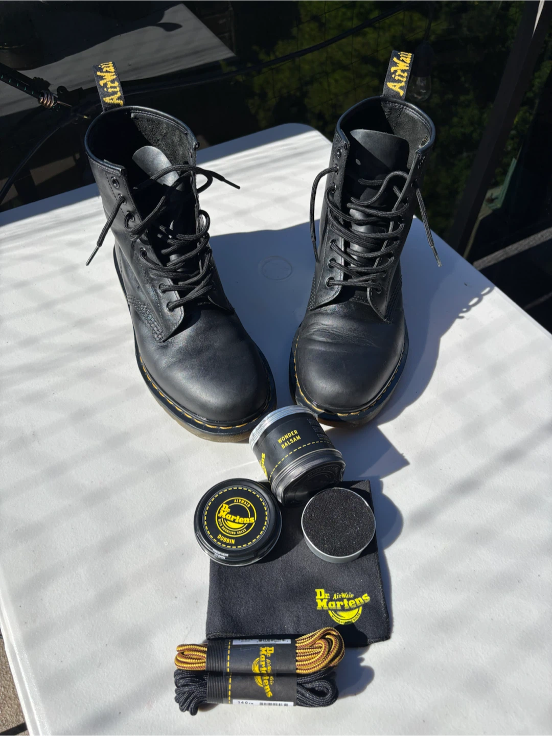 Dr. Martens 1460 size 10 + shoe care kit + 2 extra laces!