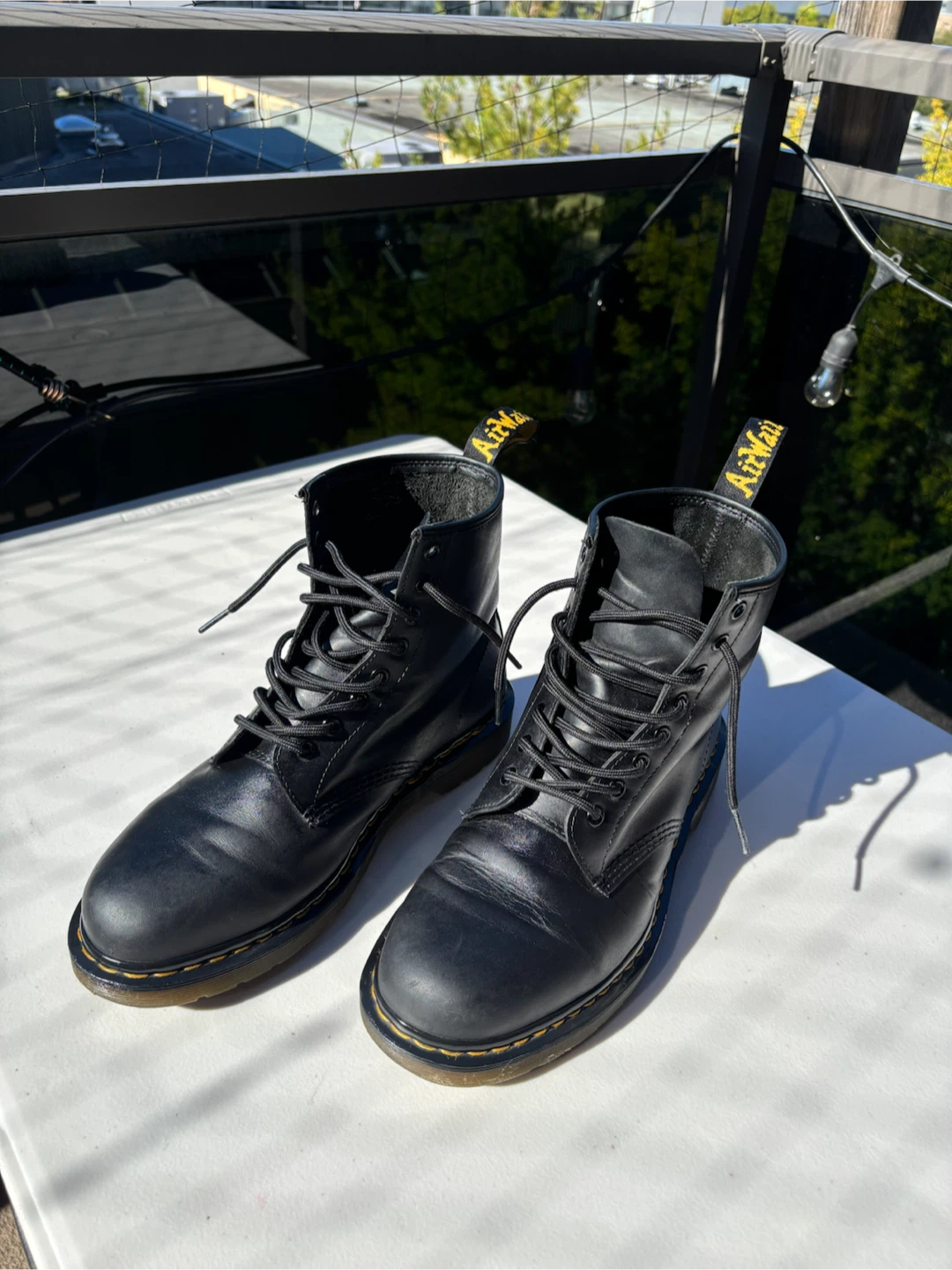 Dr. Martens 1460 size 10 + shoe care kit + 2 extra laces! - photo 2