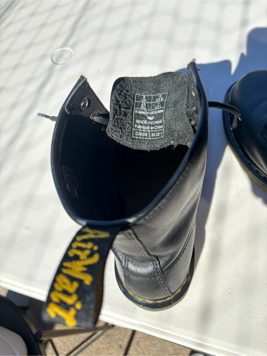 Dr. Martens 1460 size 10 + shoe care kit + 2 extra laces! - photo 5