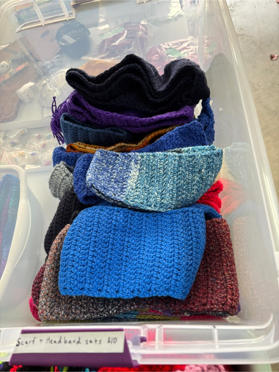Hand-crocheted scarves, slippers, hats, toques, headbands - photo 2