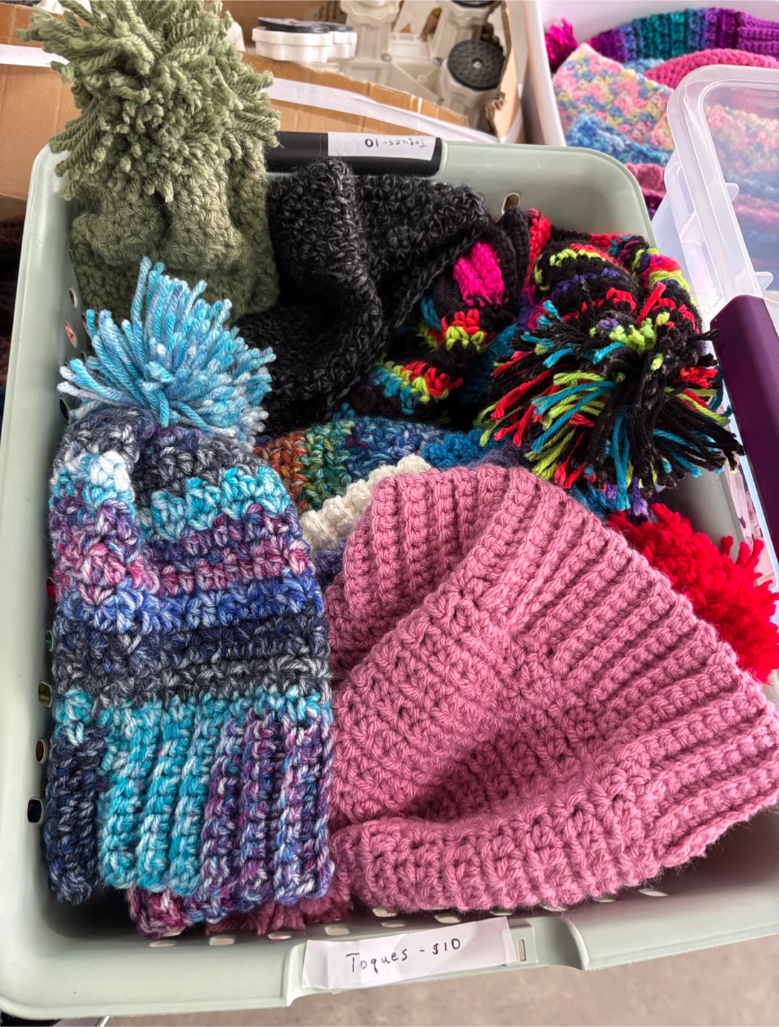 Hand-crocheted scarves, slippers, hats, toques, headbands - photo 3
