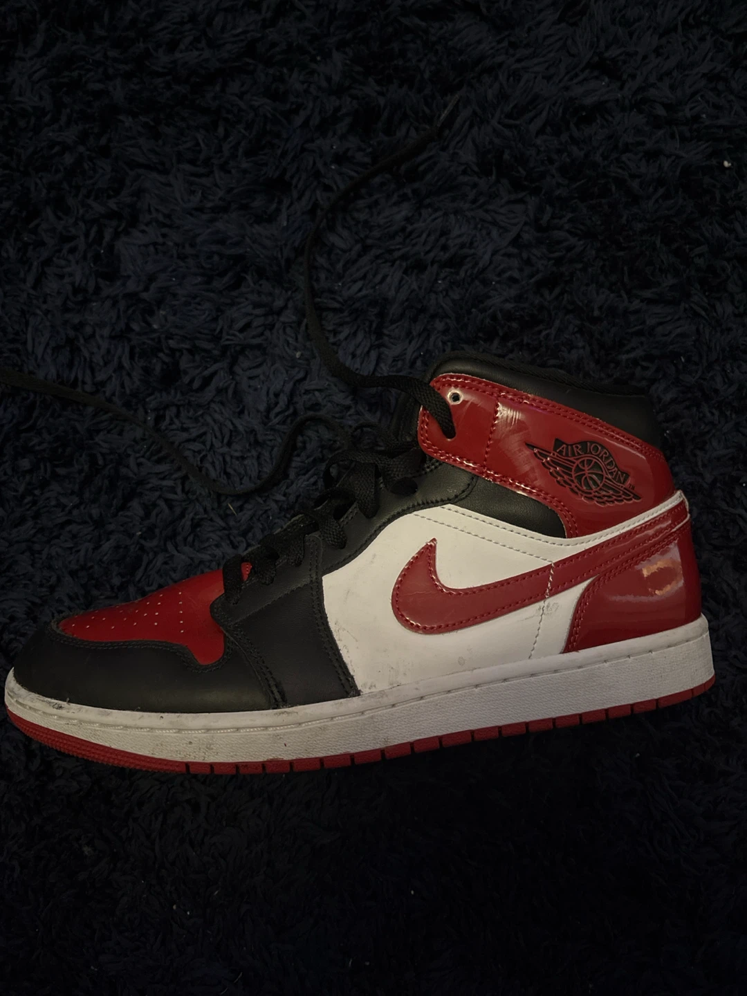 Air Jordan 1 Mid Patent Leather