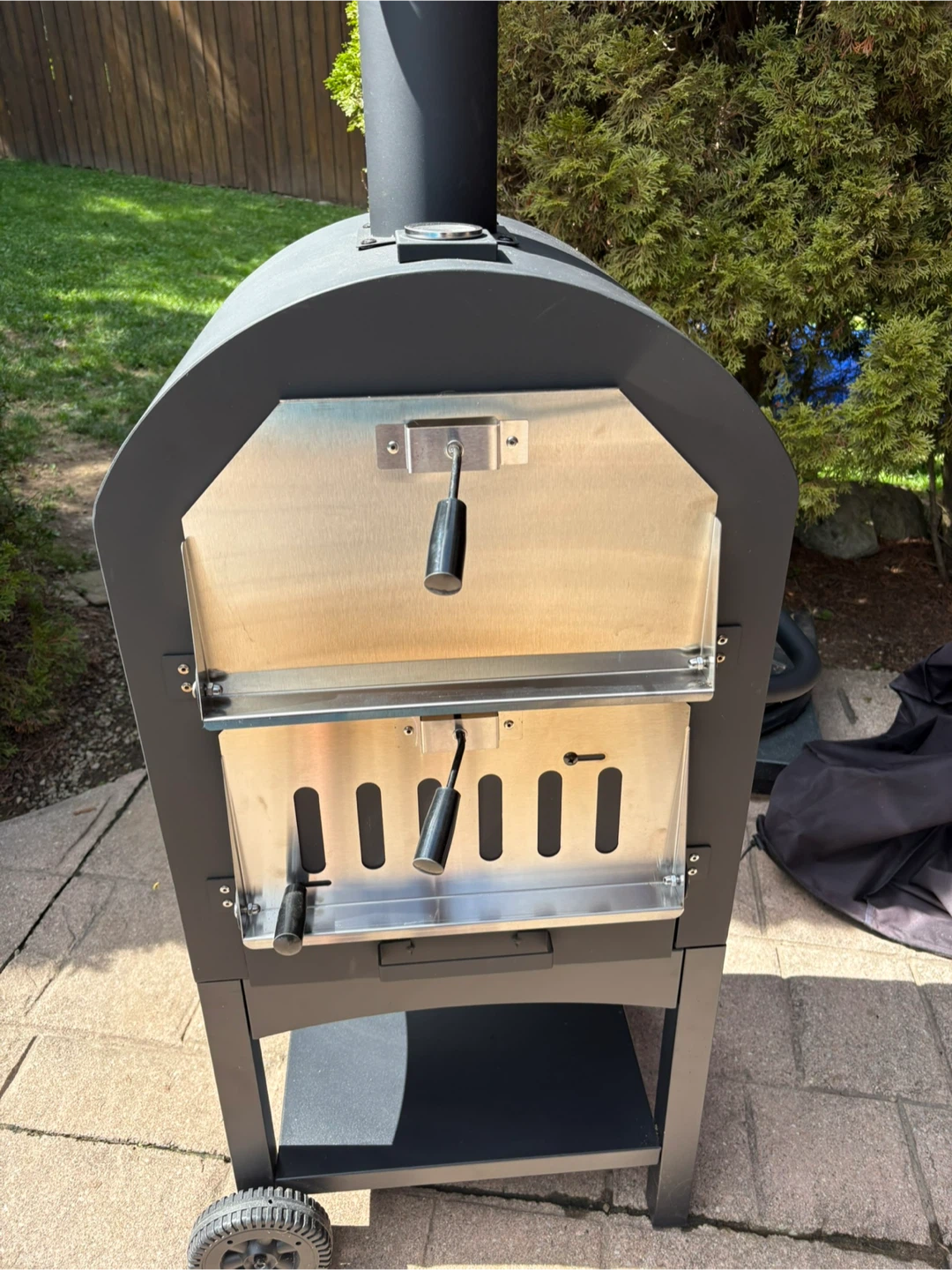 Outdoor Wood-Fired Pizza Oven