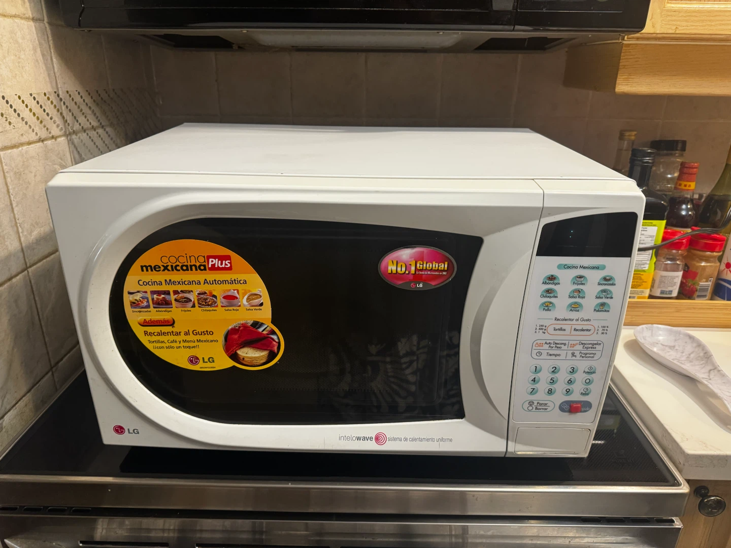 LG White Microwave Oven