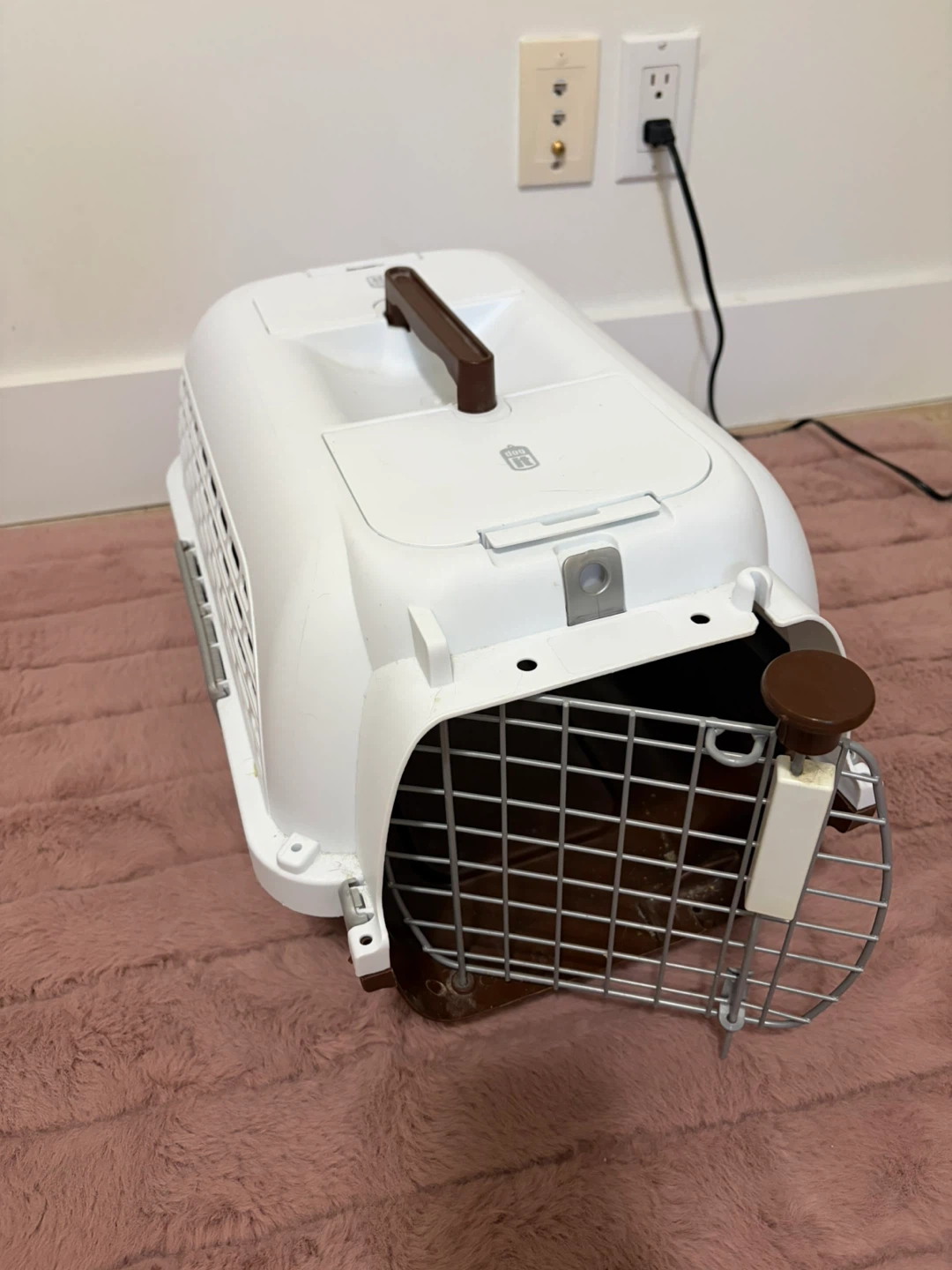 Small dog or cat pet carrier
