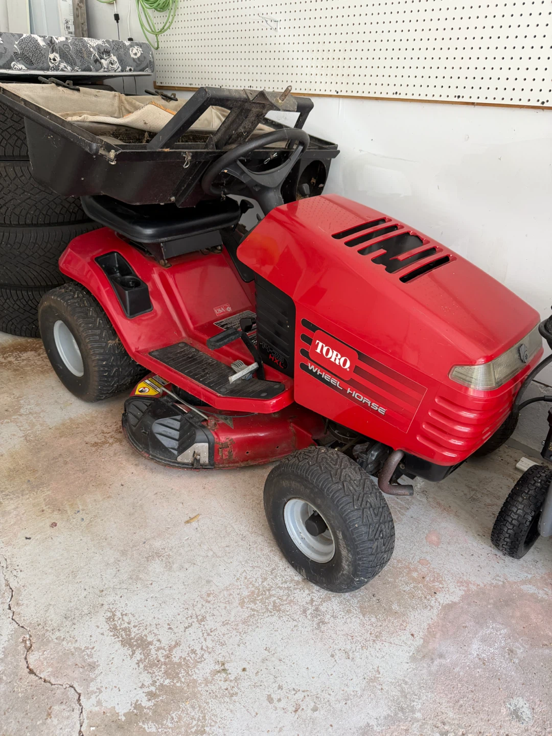 Toro Wheel Horse 14-38 HXL Riding Lawn Mower