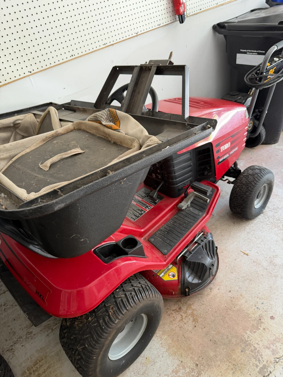 Toro Wheel Horse 14-38 HXL Riding Lawn Mower - photo 4