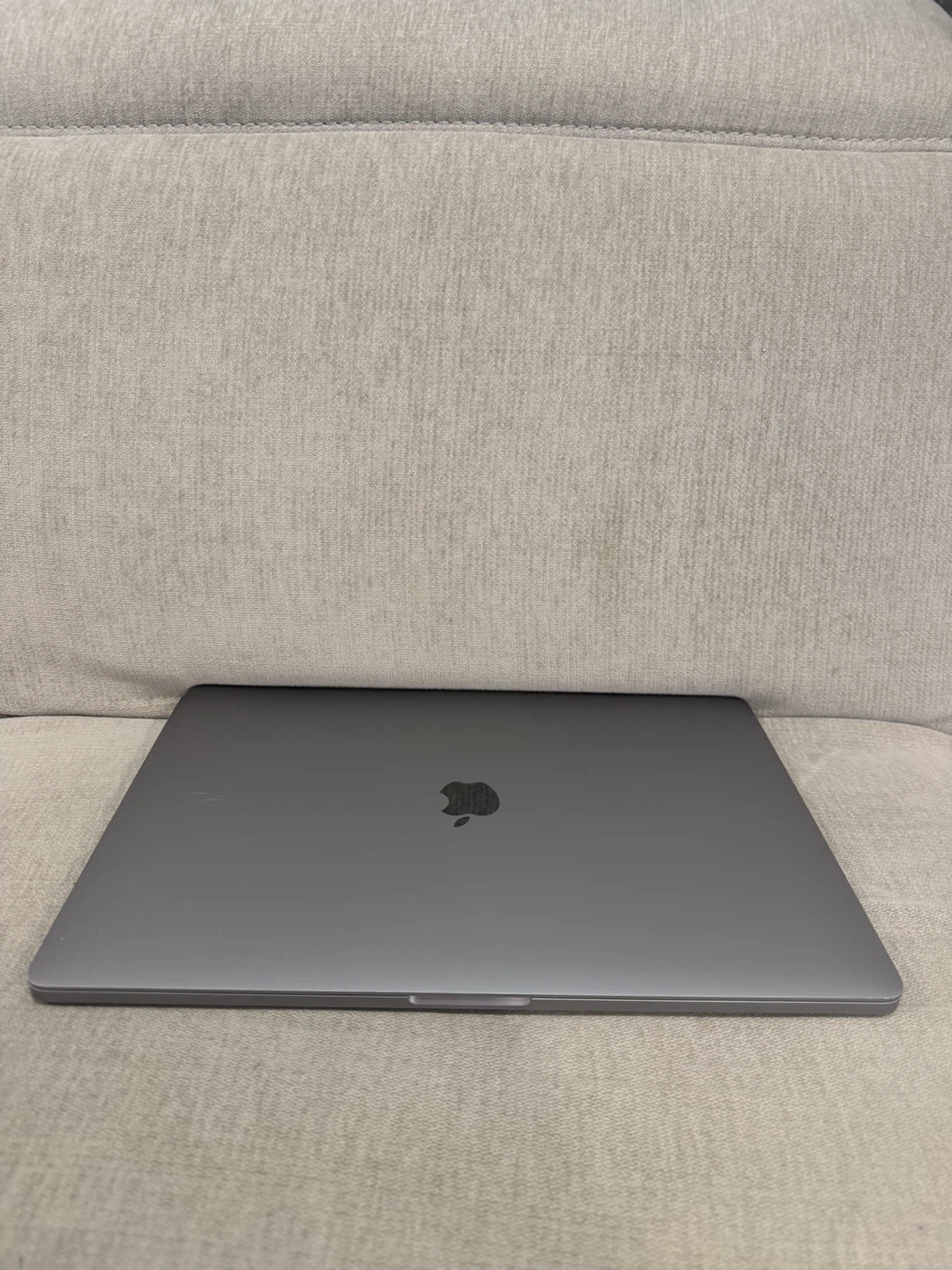 MacBook Pro 16” 2.4ghz i9 64gb ram 1Tb - photo 2
