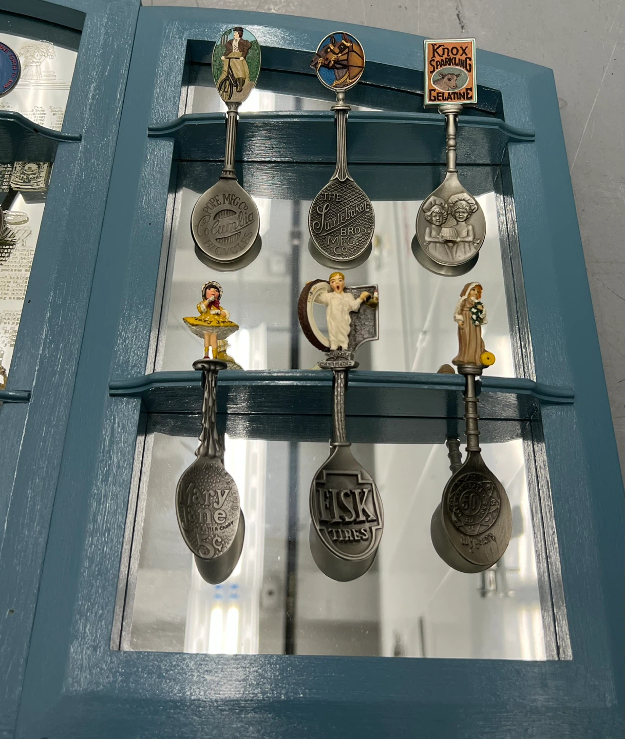 Franklin Mint 1987 Country Store Spoon Collection + Cabinet - photo 3