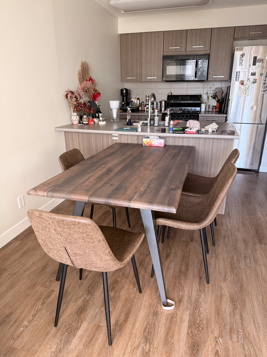The Brick Full Dining Table Set
