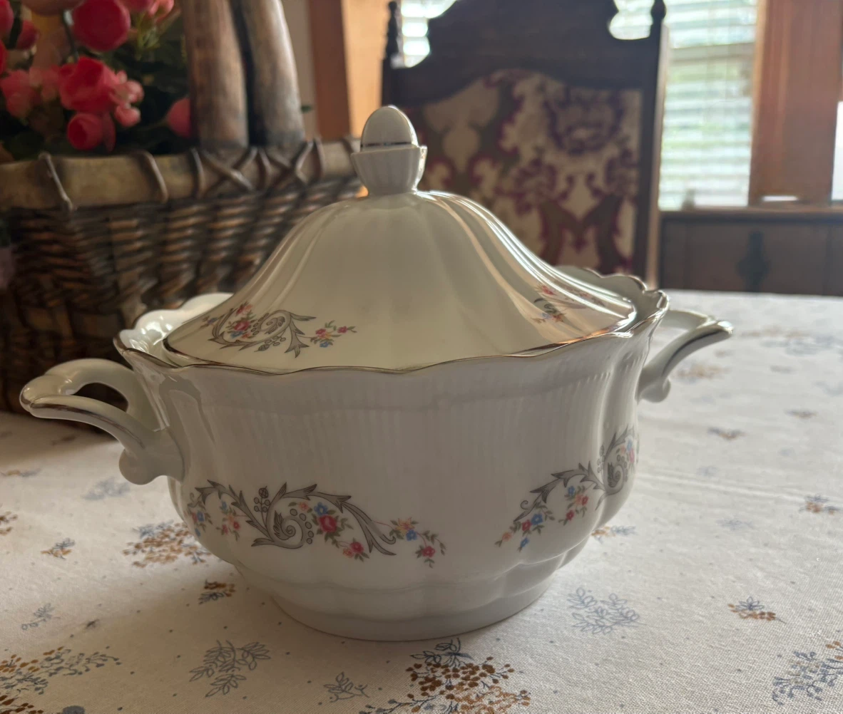 Tureen- Walbrzych Polish Porcelain Covered Serving Dish