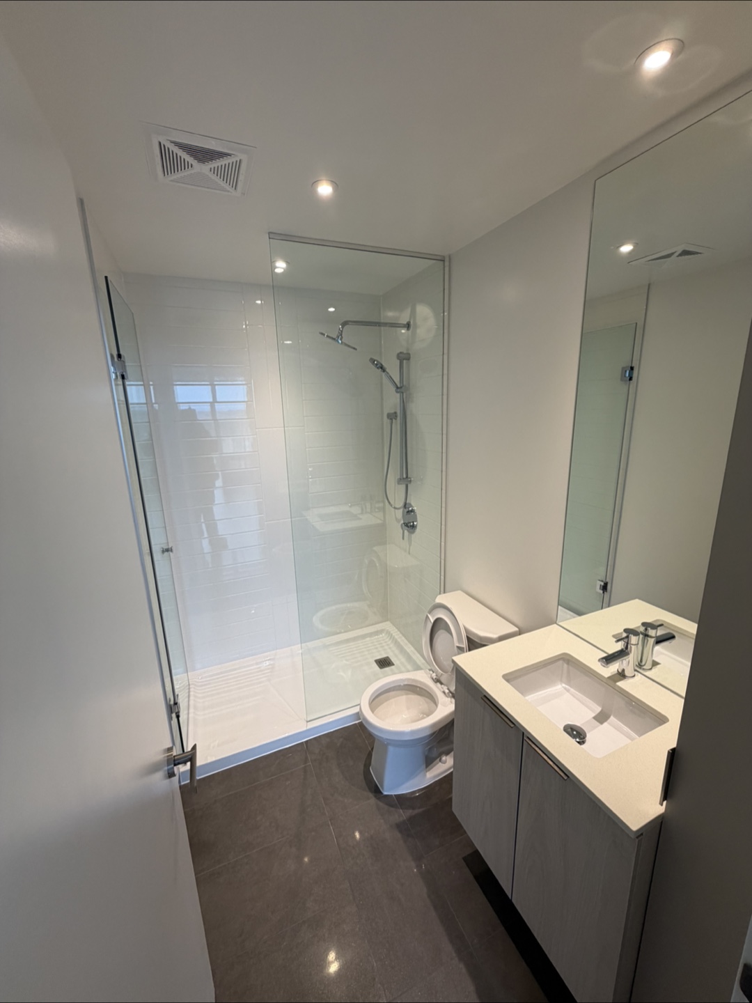 Luxurious 2+1 Bedroom Condo For Rent Square one Area - photo 4
