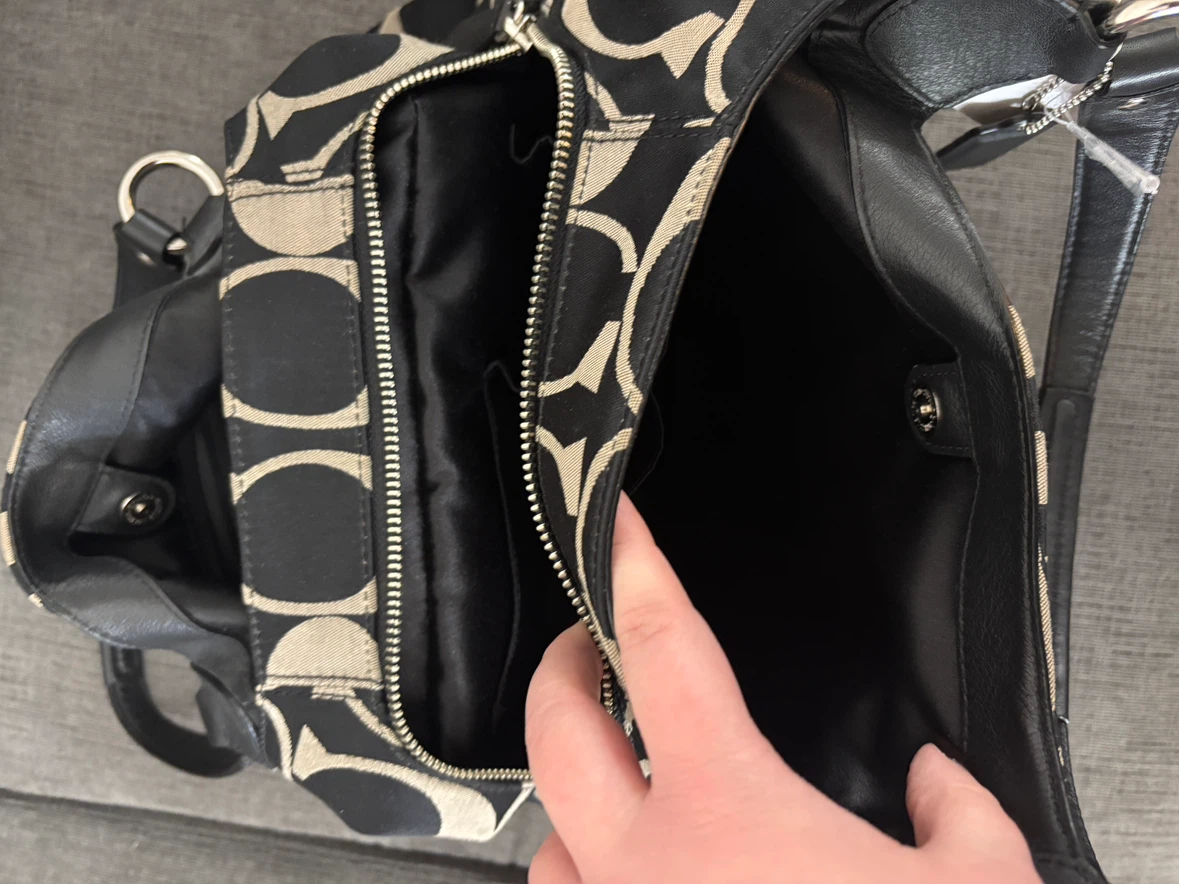 Coach Signature Hobo Bag - photo 4