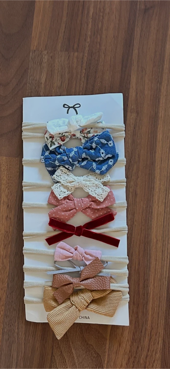 Set of 8 baby headbands with bows
