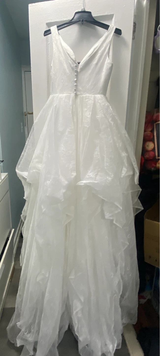 White Lace V-Neck Wedding Dress - photo 2
