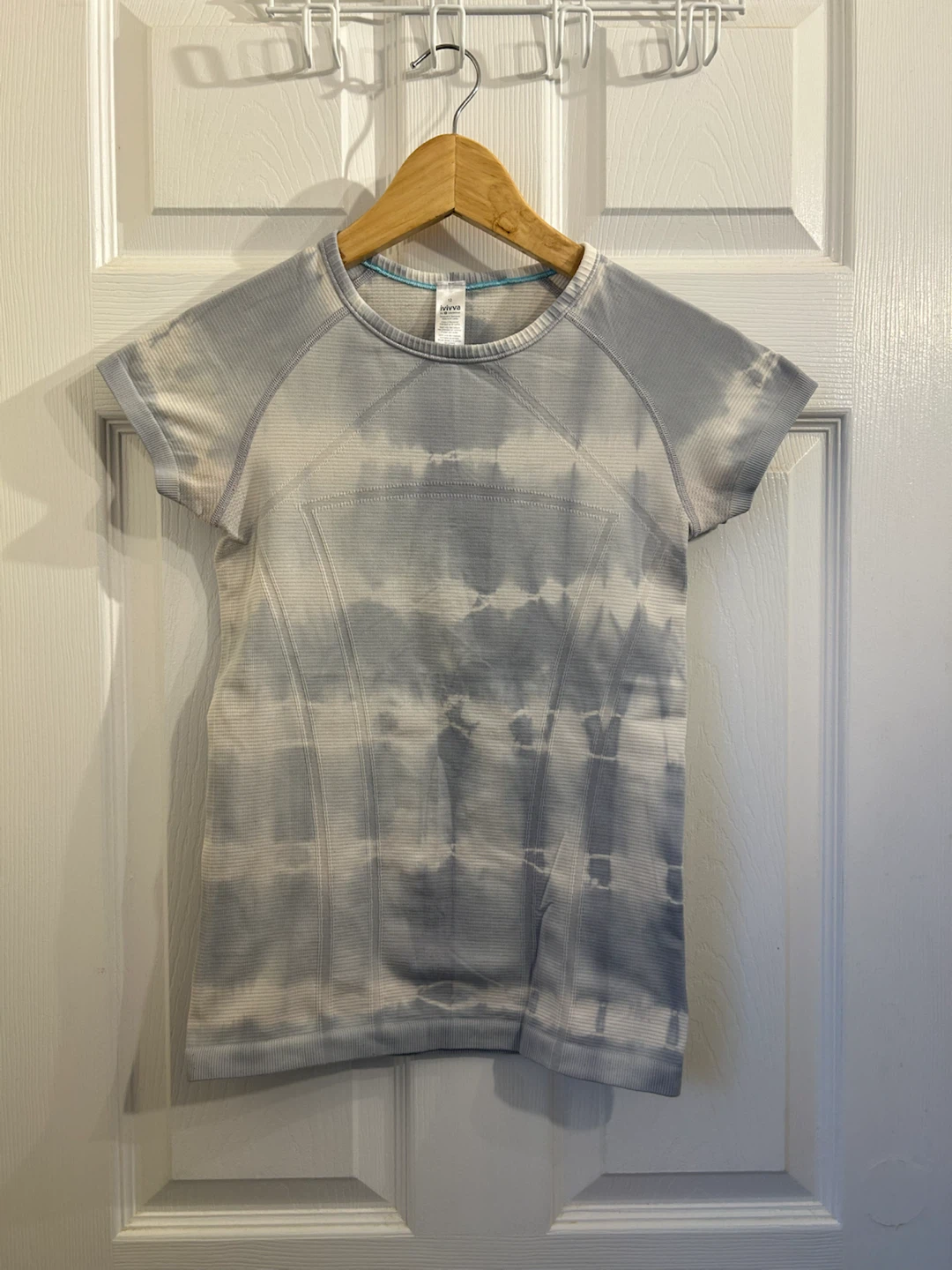 ivivva Girls 12 Grey Blue Tie Dye Short Sleeve Athletic Top - photo 2