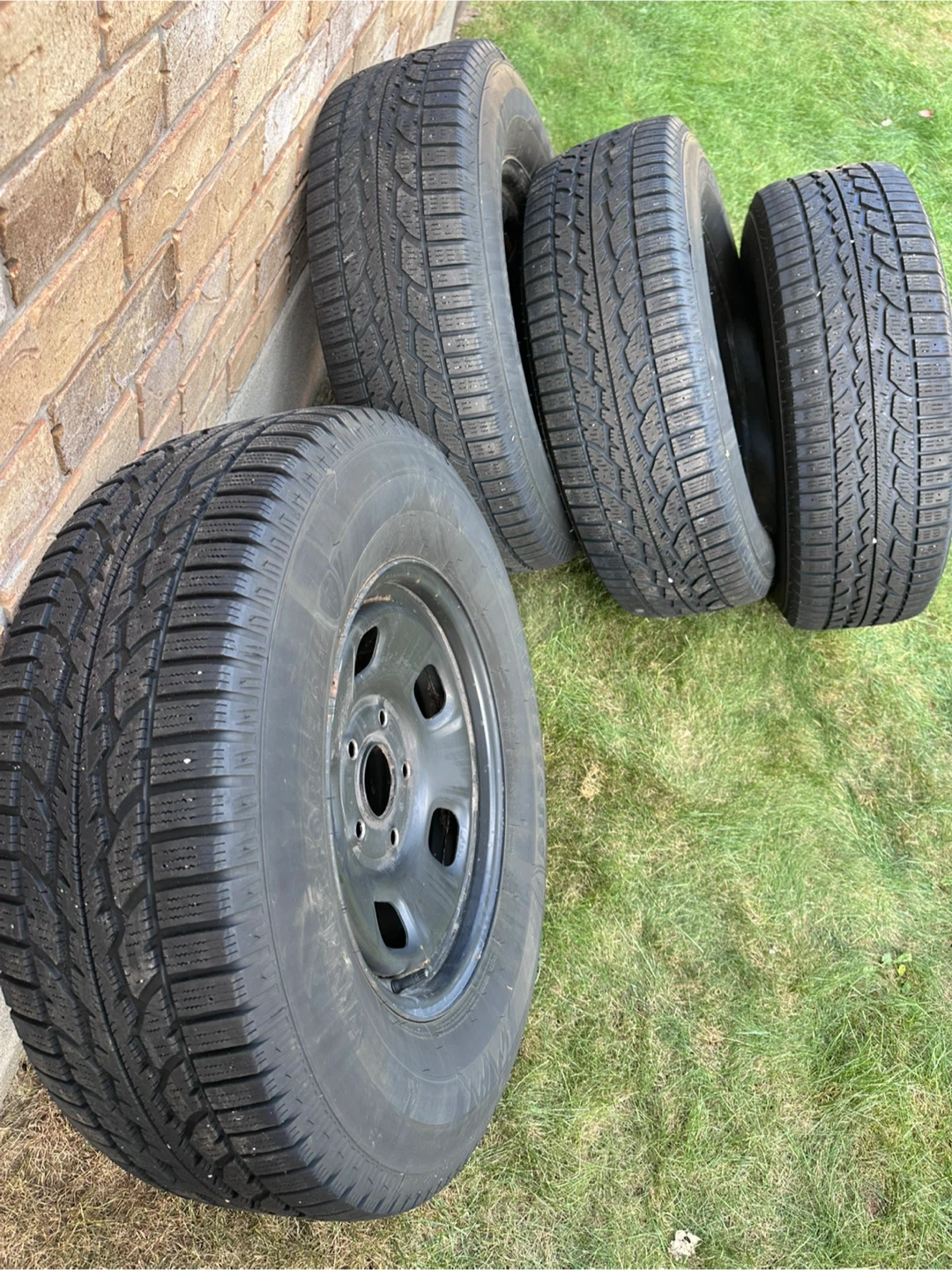 Firestone Winterforce 2  265/70R17 Tires and Rims - photo 2
