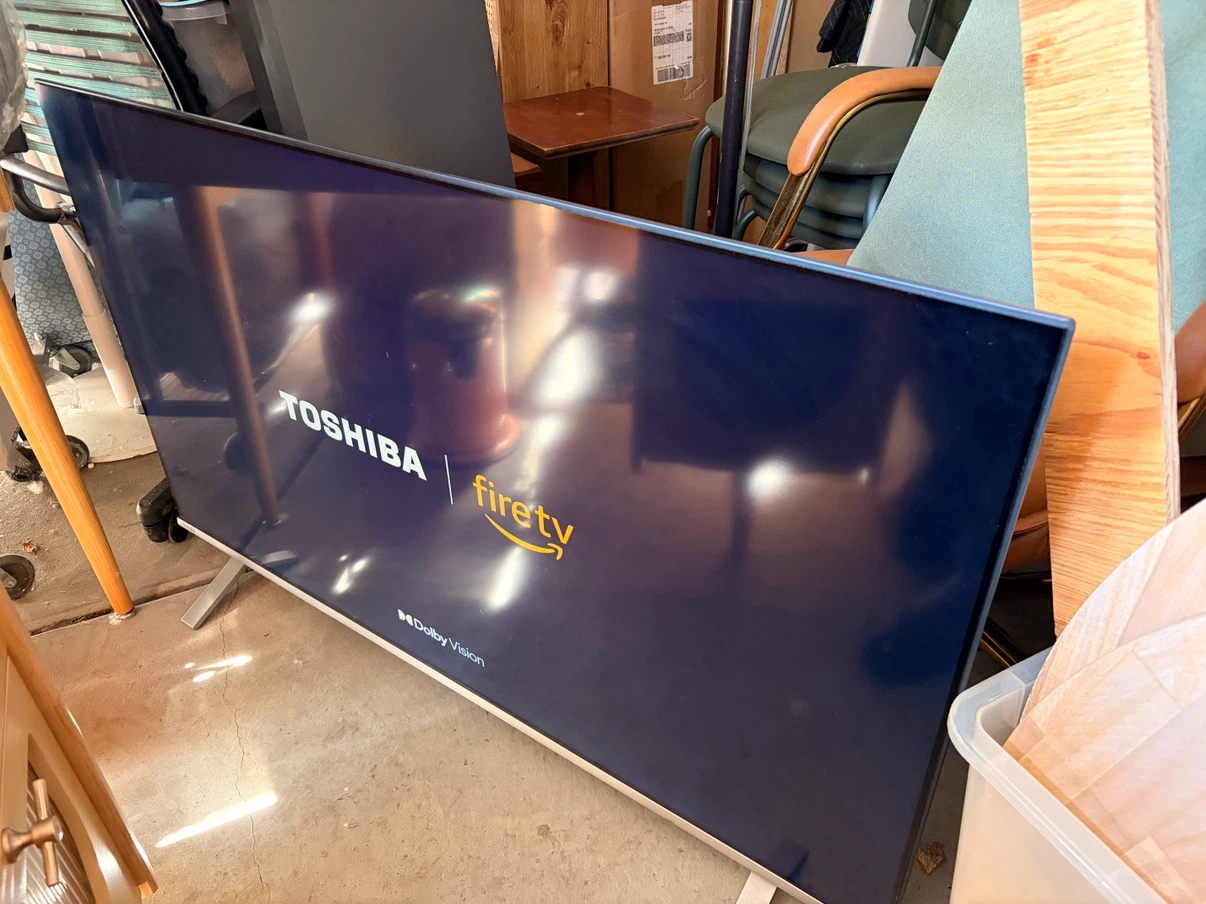 50” Toshiba Fire TV with Remote - photo 2