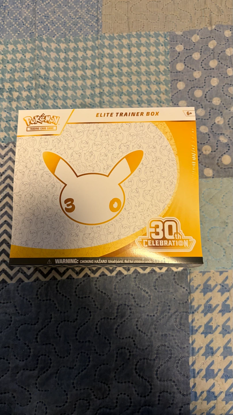 Pokémon TCG: 30th Celebration Elite Trainer Box