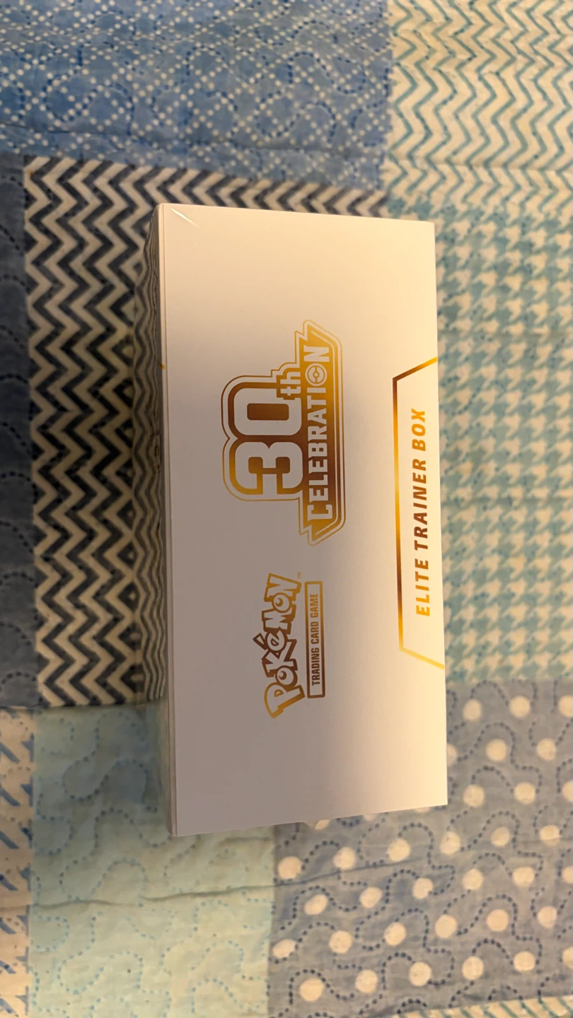 Pokémon TCG: 30th Celebration Elite Trainer Box - photo 3