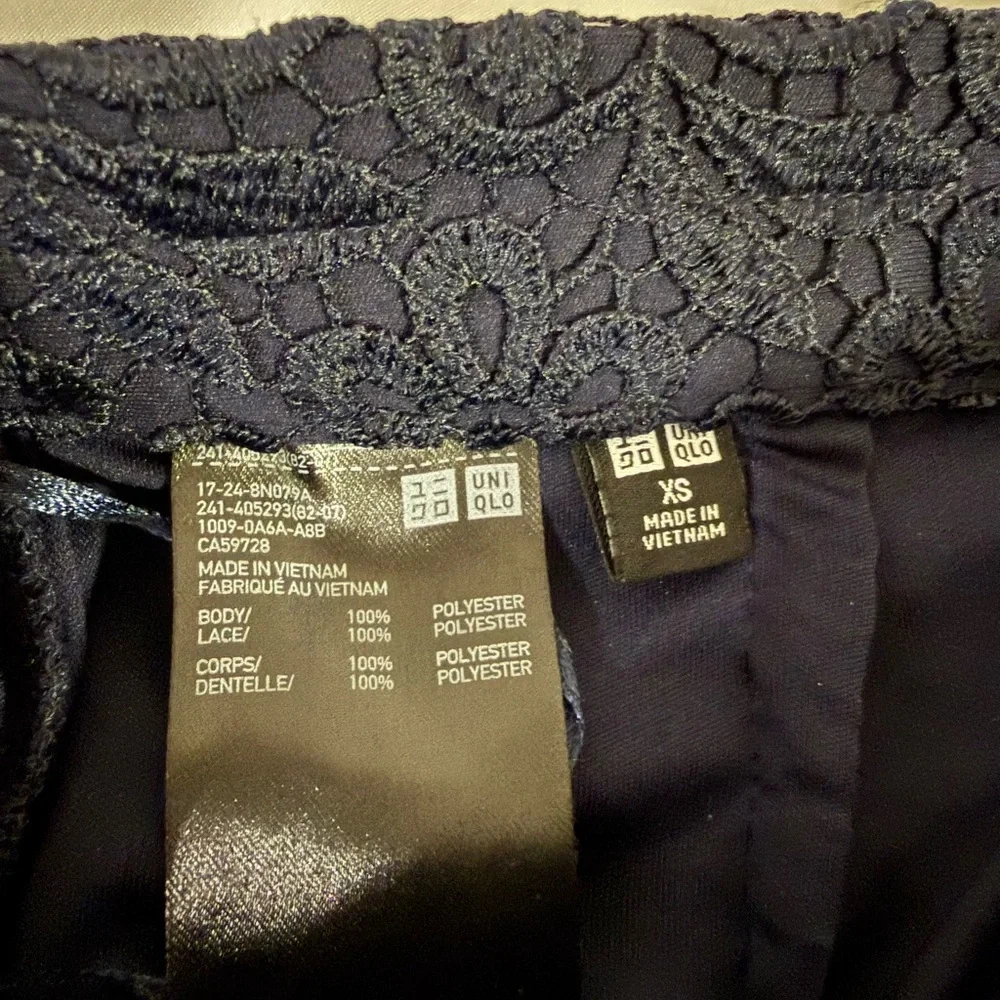 Uniqlo Navy Lace Pencil Skirt - photo 2