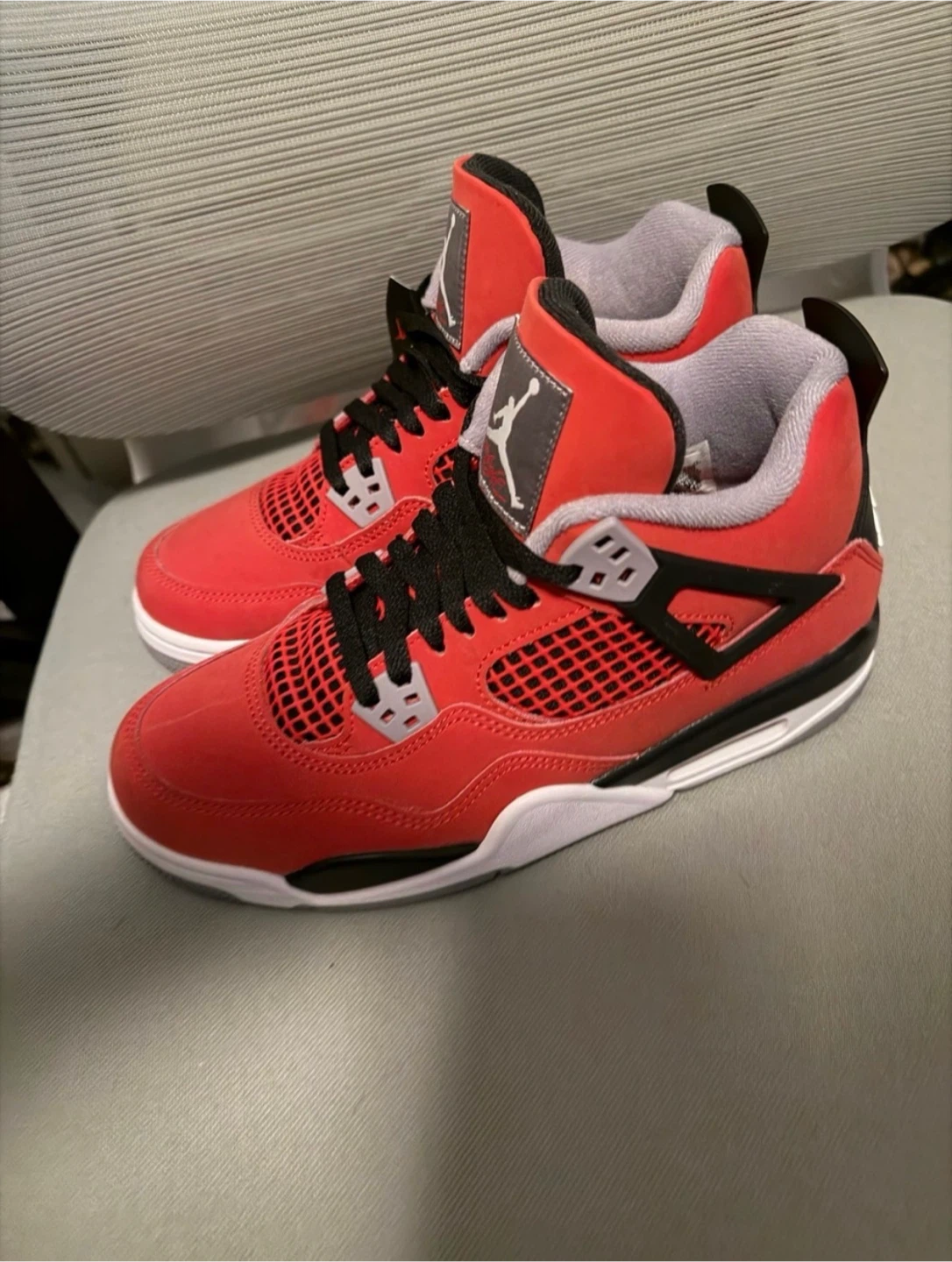 Jordan 4 Retro Toro Bravo