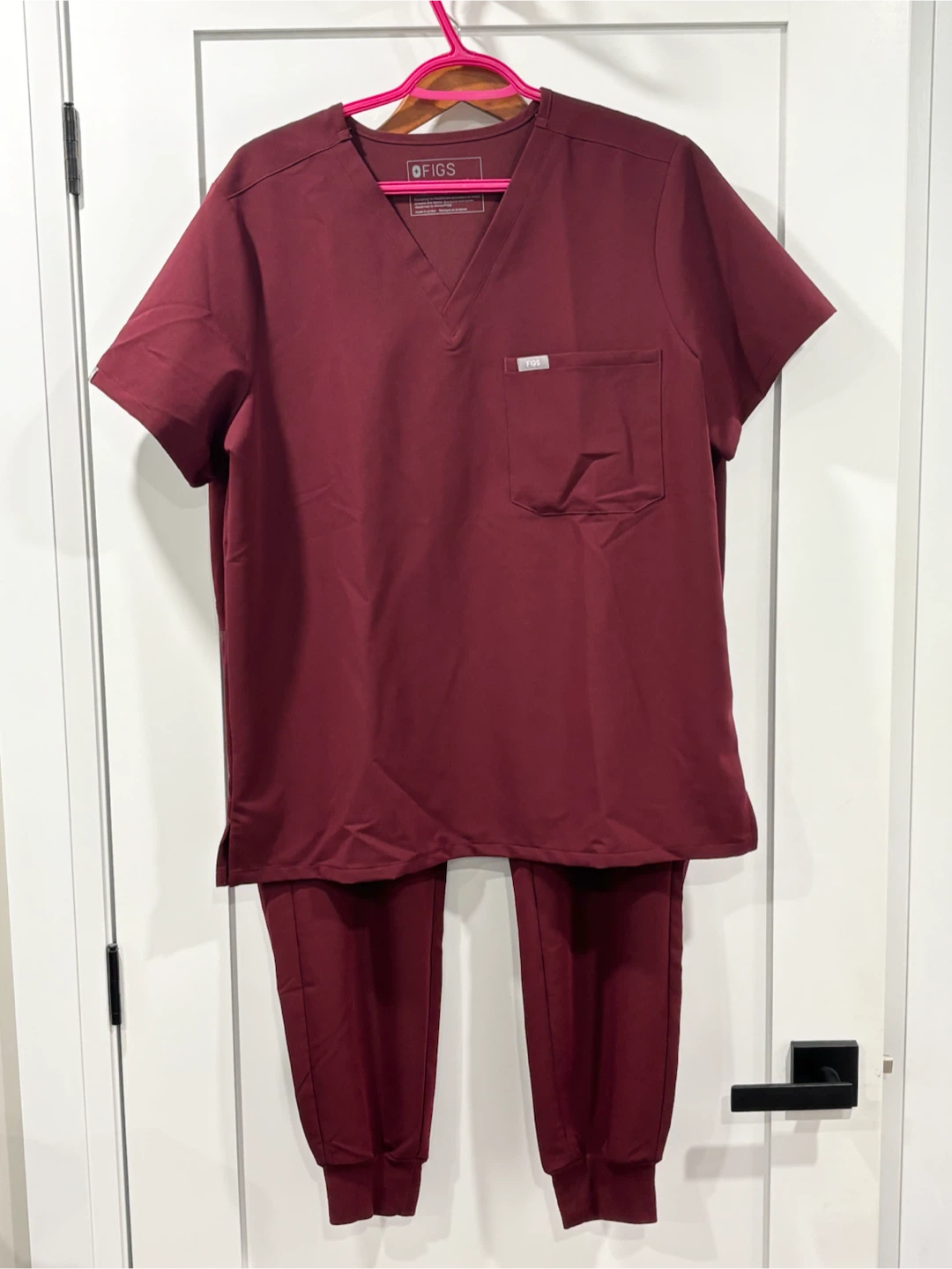 FIGS Scrub Set in Burgundy