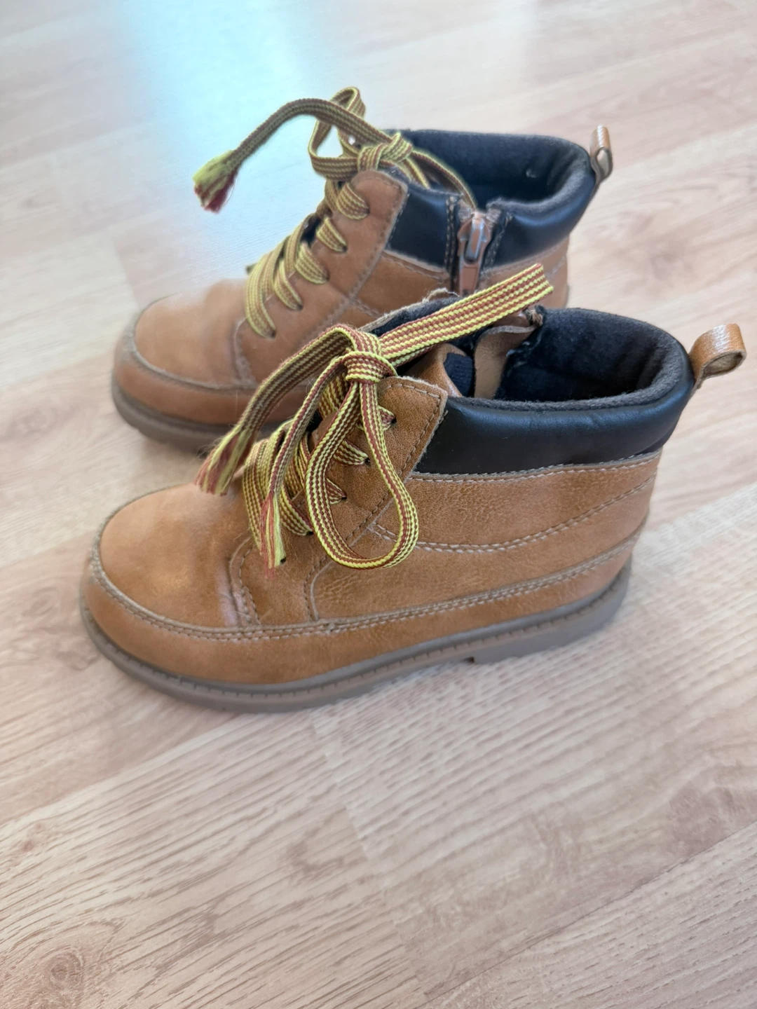 Toddler boys carters Boots- size 11