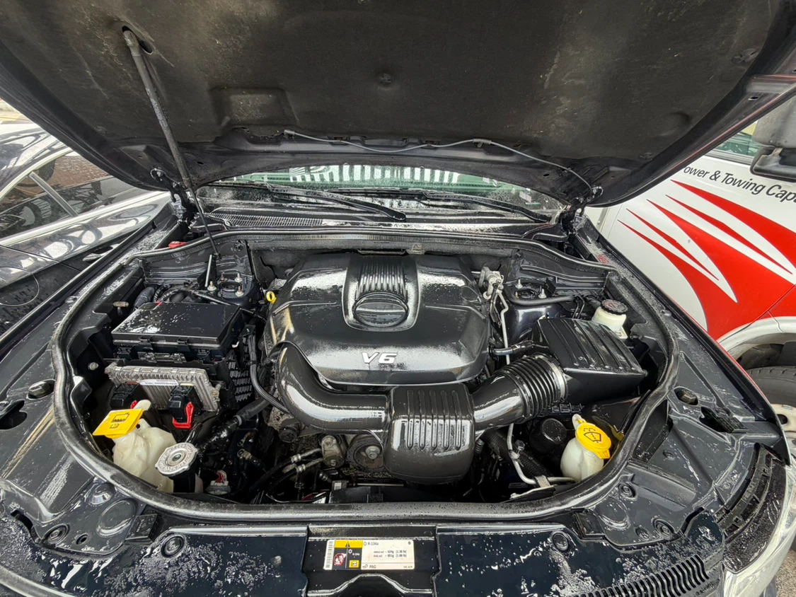 2014 Jeep Cherokee 3.6 límite 182,000 miles