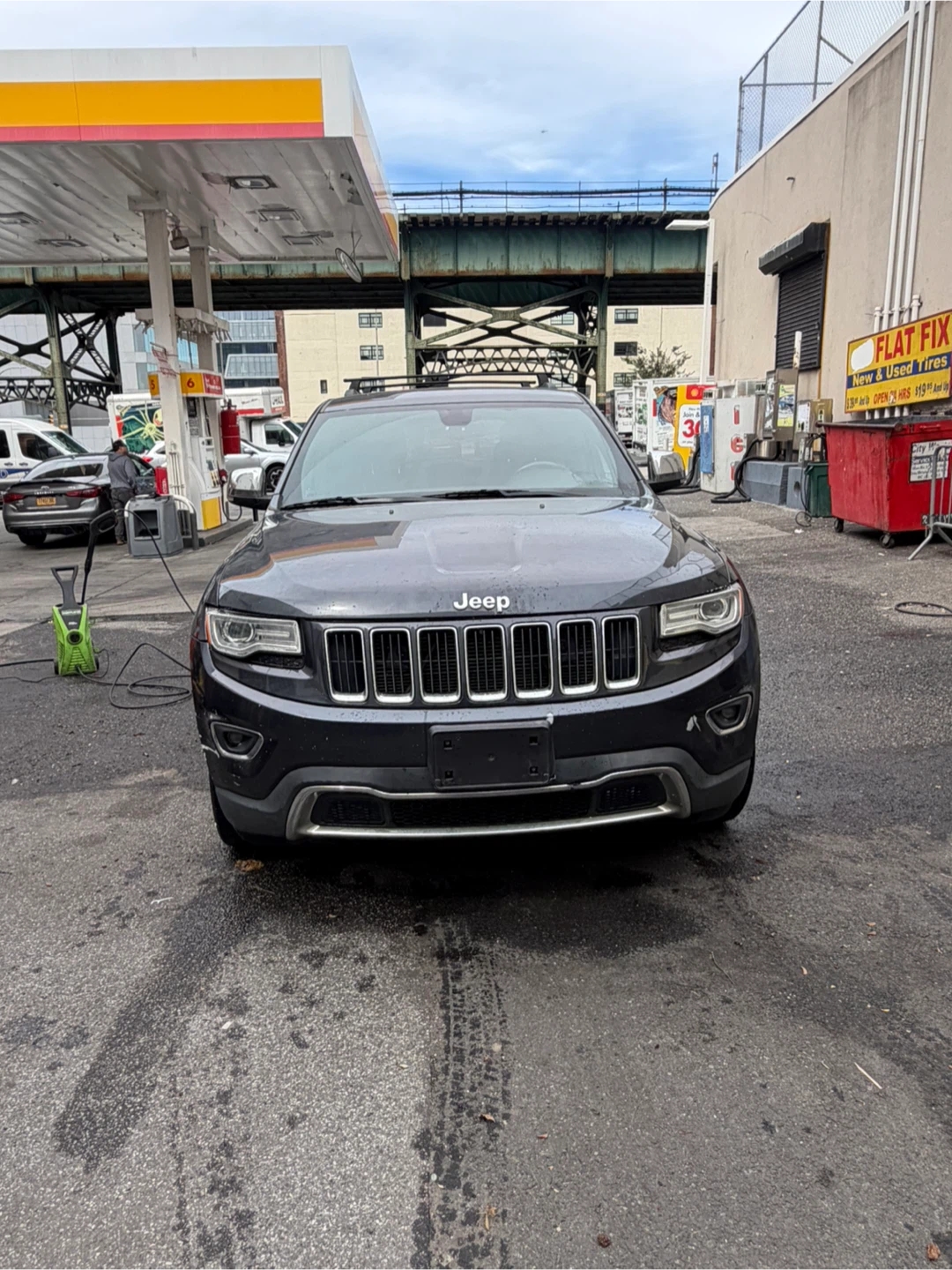 2014 Jeep Cherokee 3.6 límite 182,000 miles - photo 2