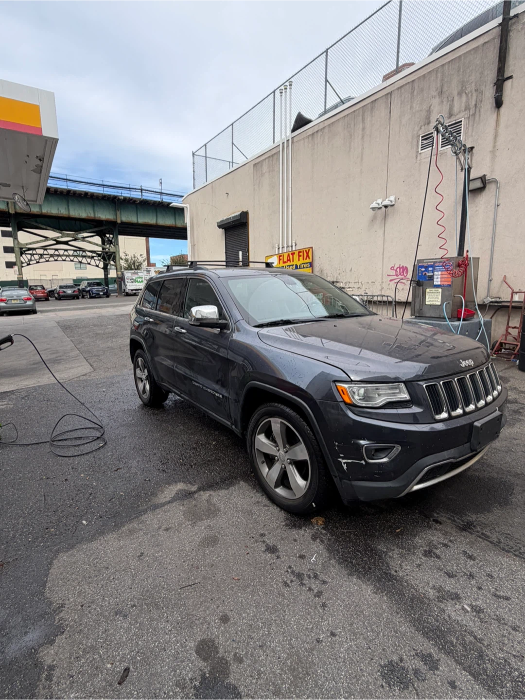 2014 Jeep Cherokee 3.6 límite 182,000 miles - photo 4