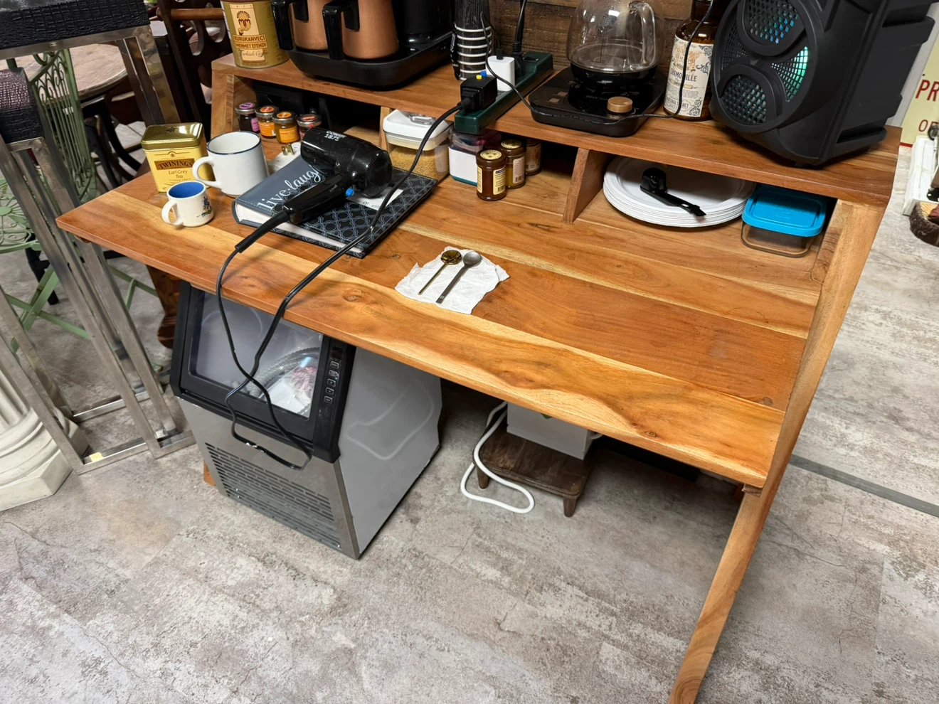 Solid Wood Writing Desk with Raised Shelf - photo 4