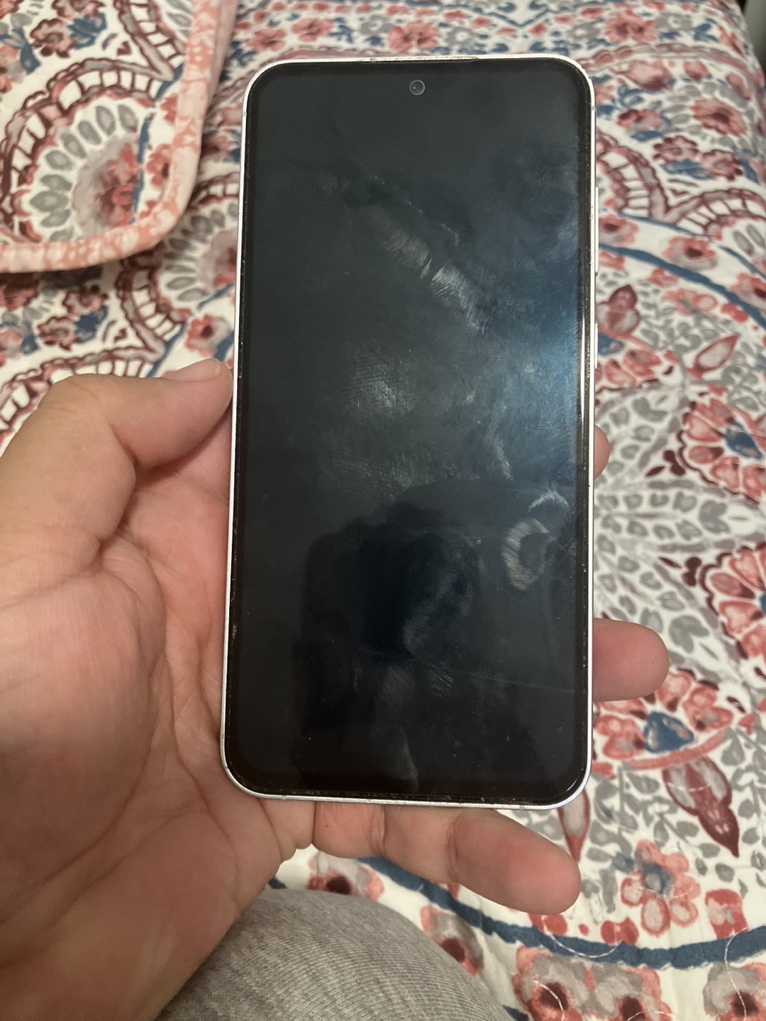 White Samsung Smartphone S23fe