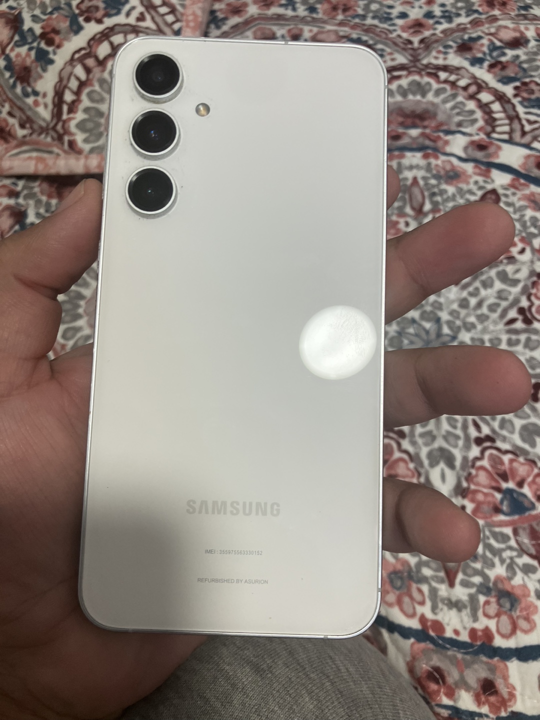 White Samsung Smartphone S23fe - photo 2