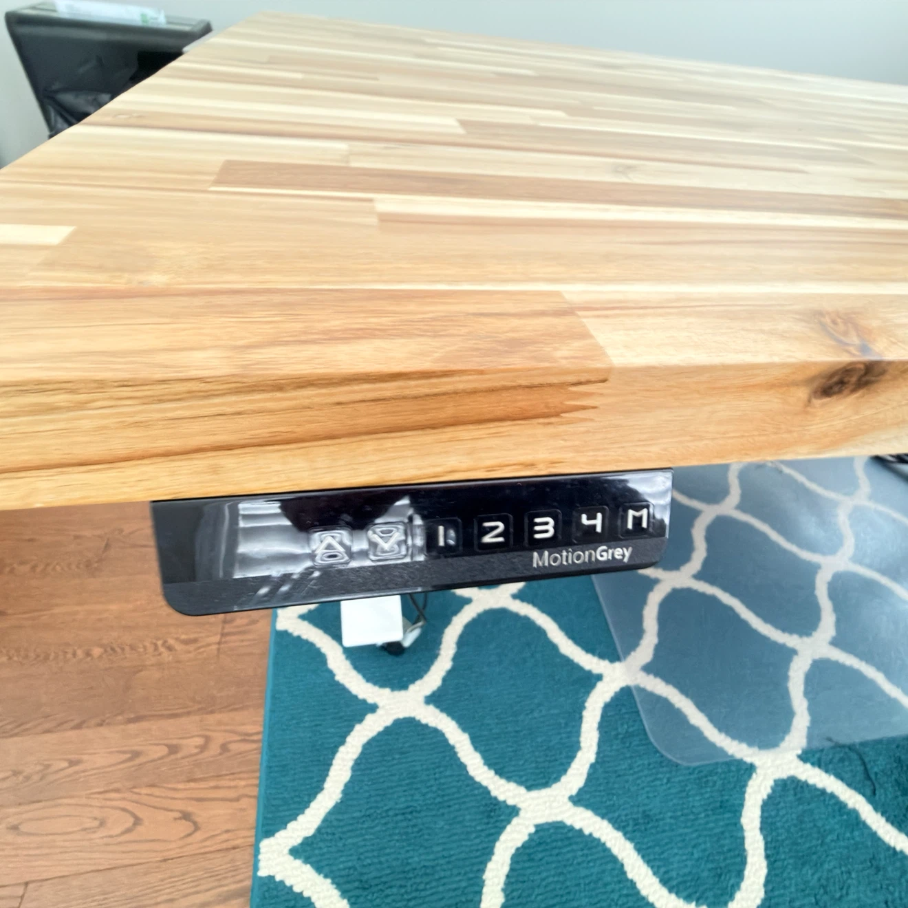 Extra wide standing desk 39” wide 74” long - photo 2