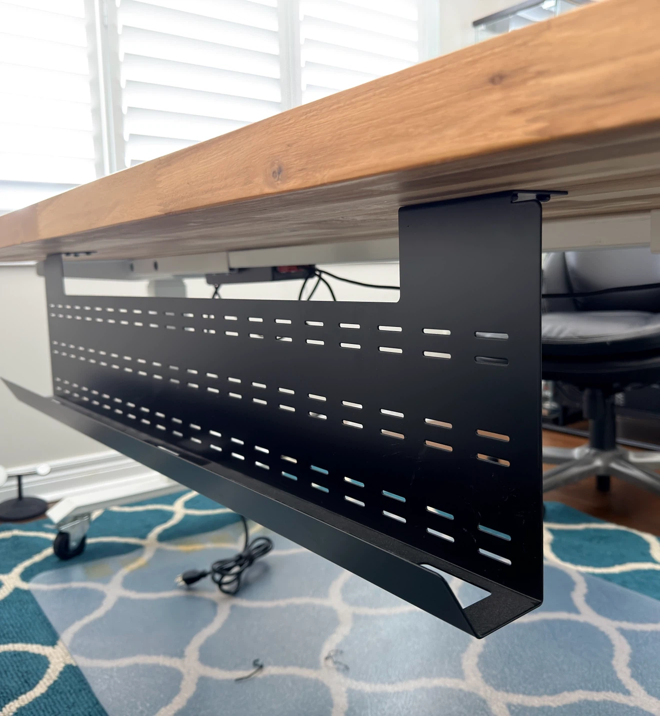 Extra wide standing desk 39” wide 74” long - photo 4