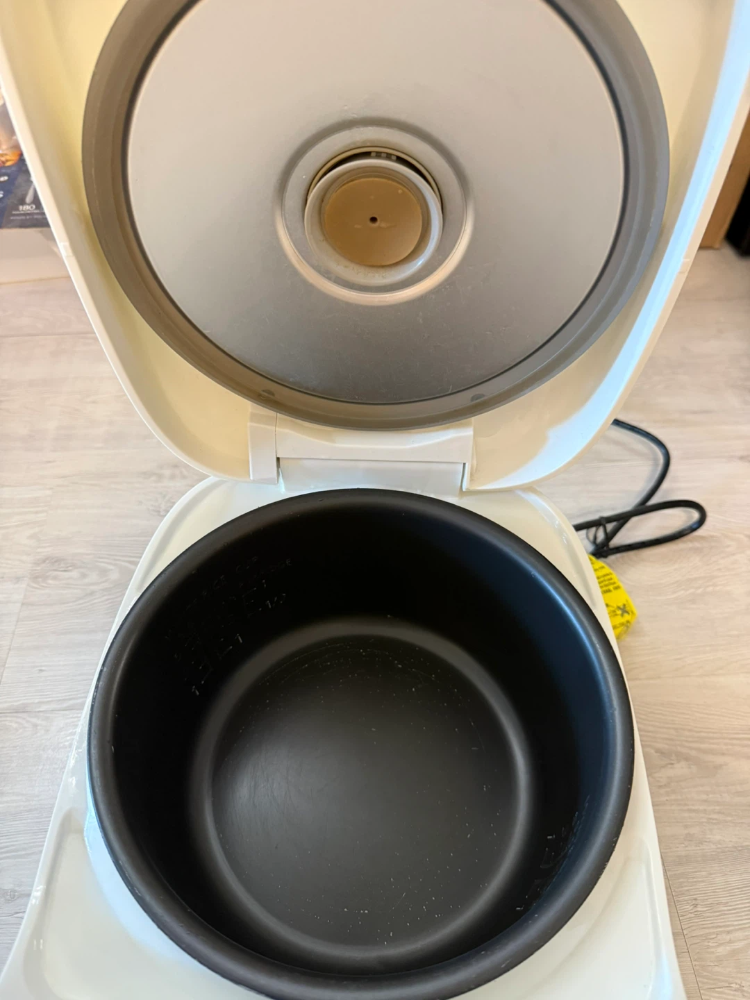 Panasonic Fuzzy Microcomputer Rice Cooker SR-DF101 - photo 2