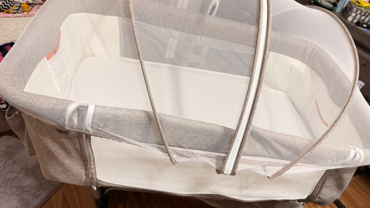 Adjustable Baby Bassinet in Beige