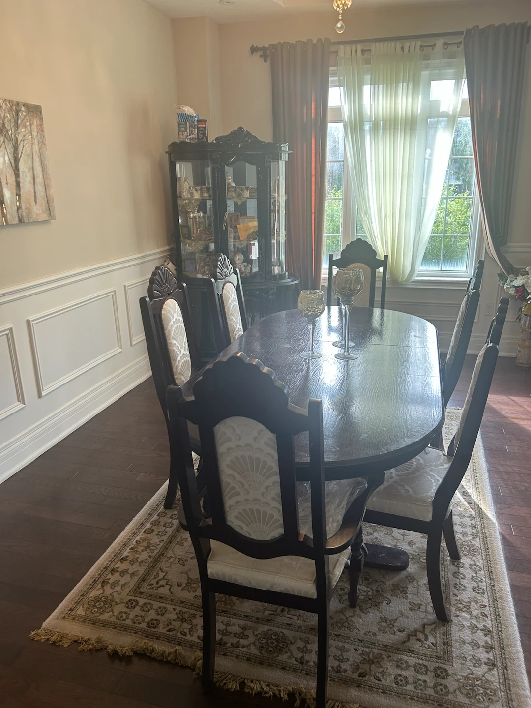Traditional Dining Set with 6 Chairs