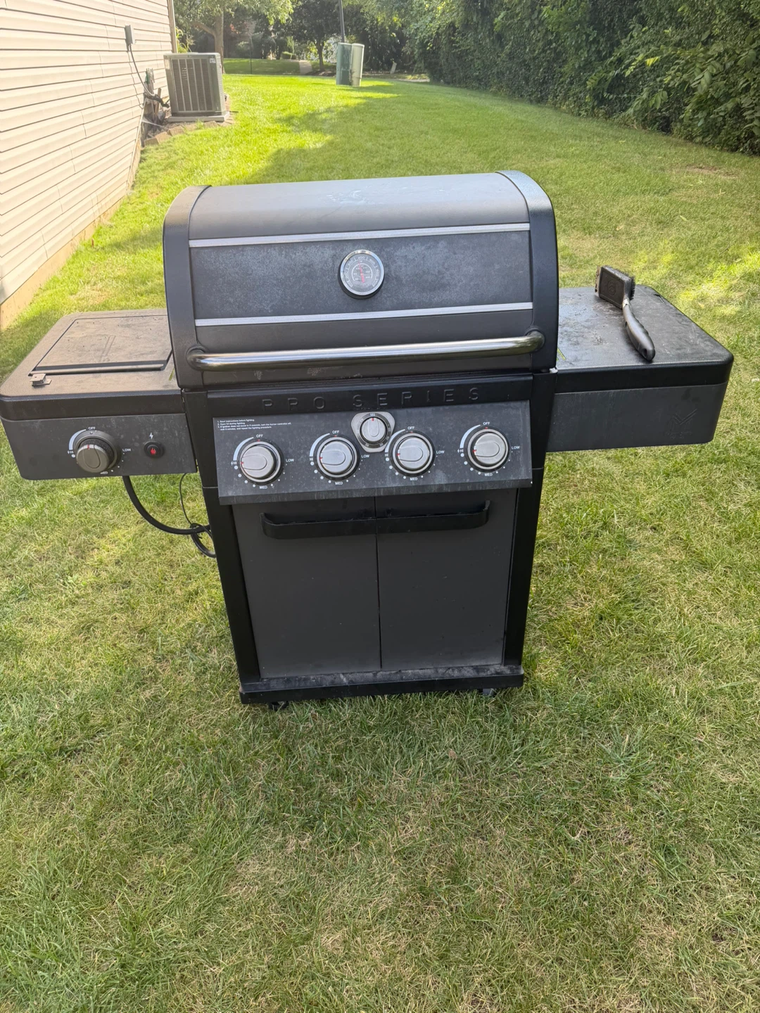 Member's Mark Pro Series 5-Burner Gas Grill - photo 2