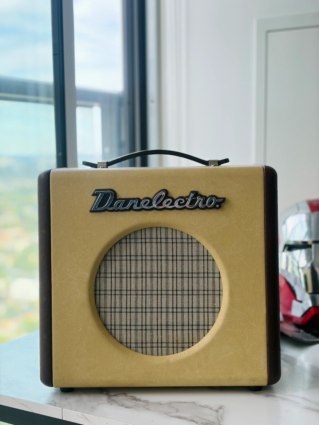 Danelectro Nifty Fifty Guitar Amplifier 15 Watt - photo 2