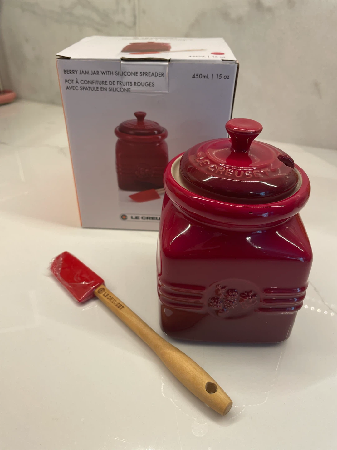 Le Creuset Berry Jam Jar with Silicone Spreader
