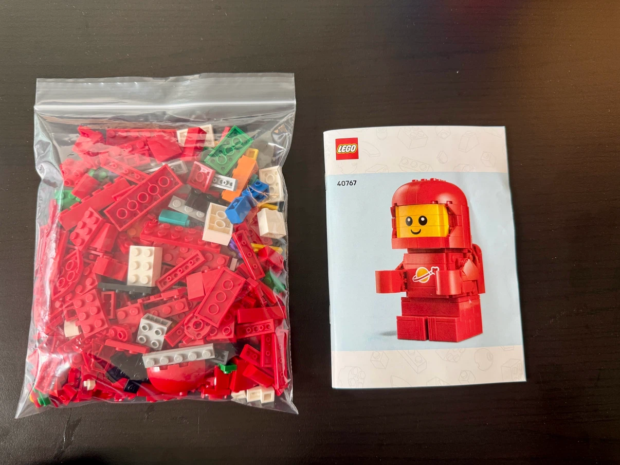 LEGO 40767 Up-scaled Baby Astronaut - photo 3