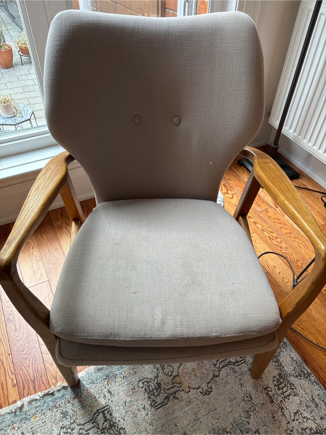 Accent chair