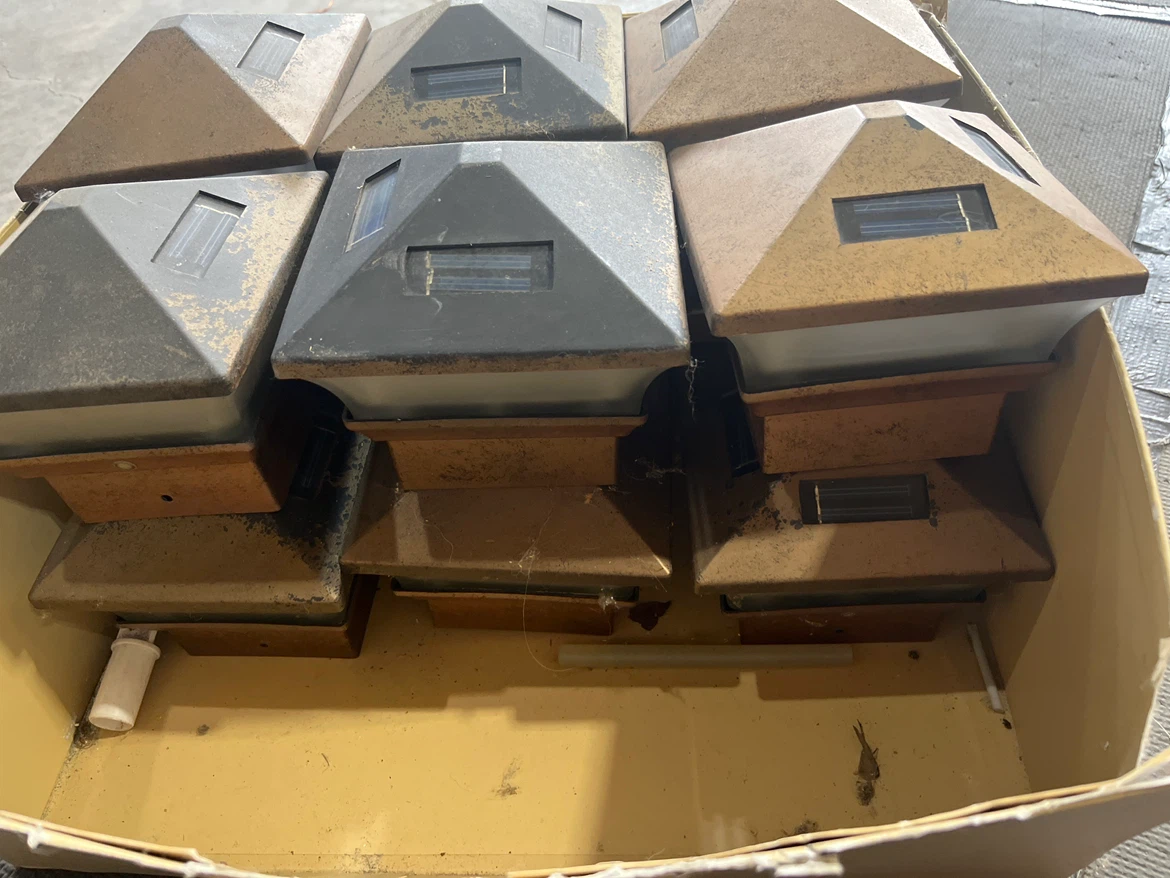 Solar fence post lights - photo 4