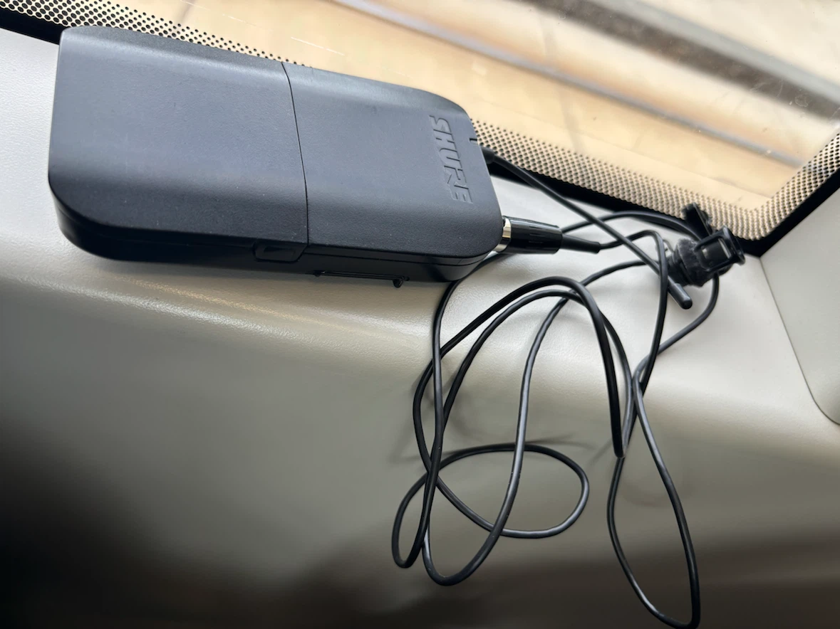 Shure BLX1 Wireless Bodypack Transmitter - photo 2