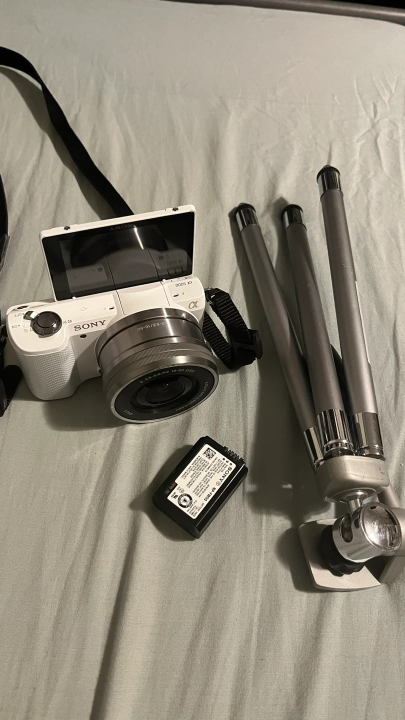 Sony Alpha a5000 Camera White - photo 2