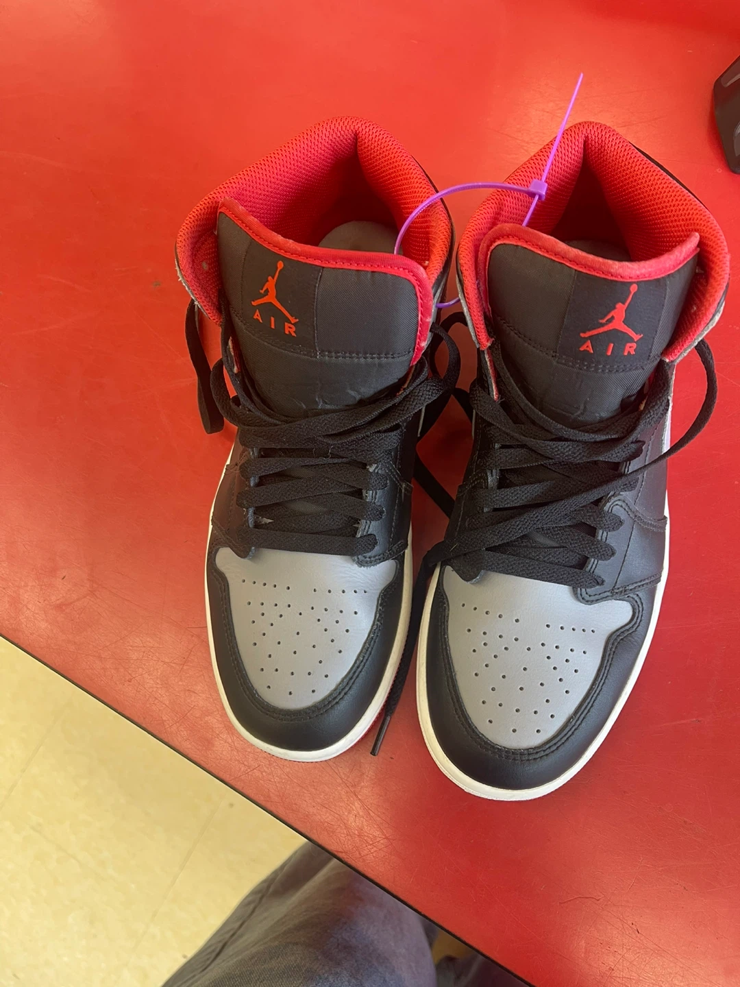 Nike Jordan 1 Mid Bred Shadow Size 8.5 - photo 2