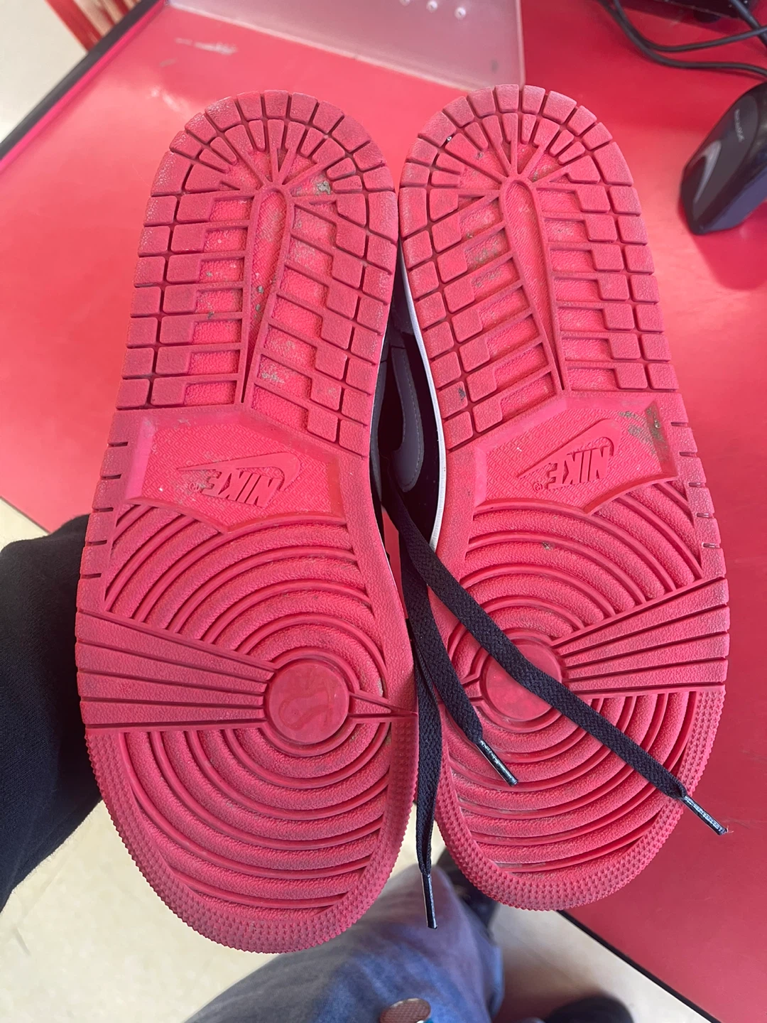 Nike Jordan 1 Mid Bred Shadow Size 8.5 - photo 3